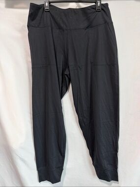 Women’s Black Athletic Leggings with Pockets
